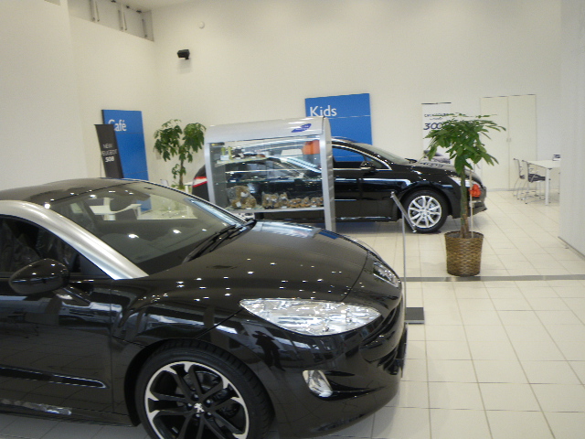 新プジョー美女木その②