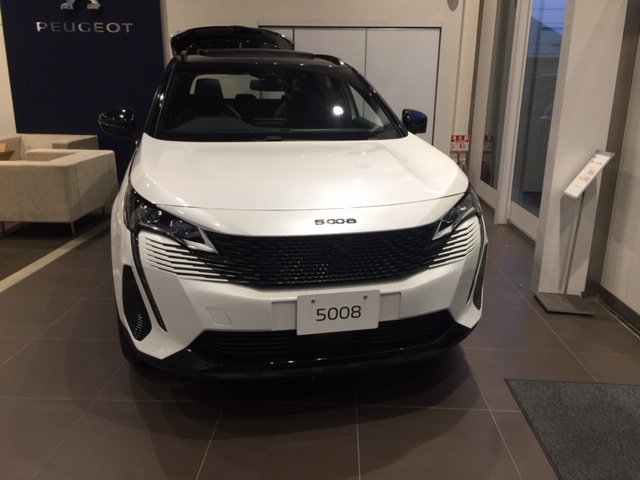 プジョー3008・5008BLACK PACKを見るならショールームへ！