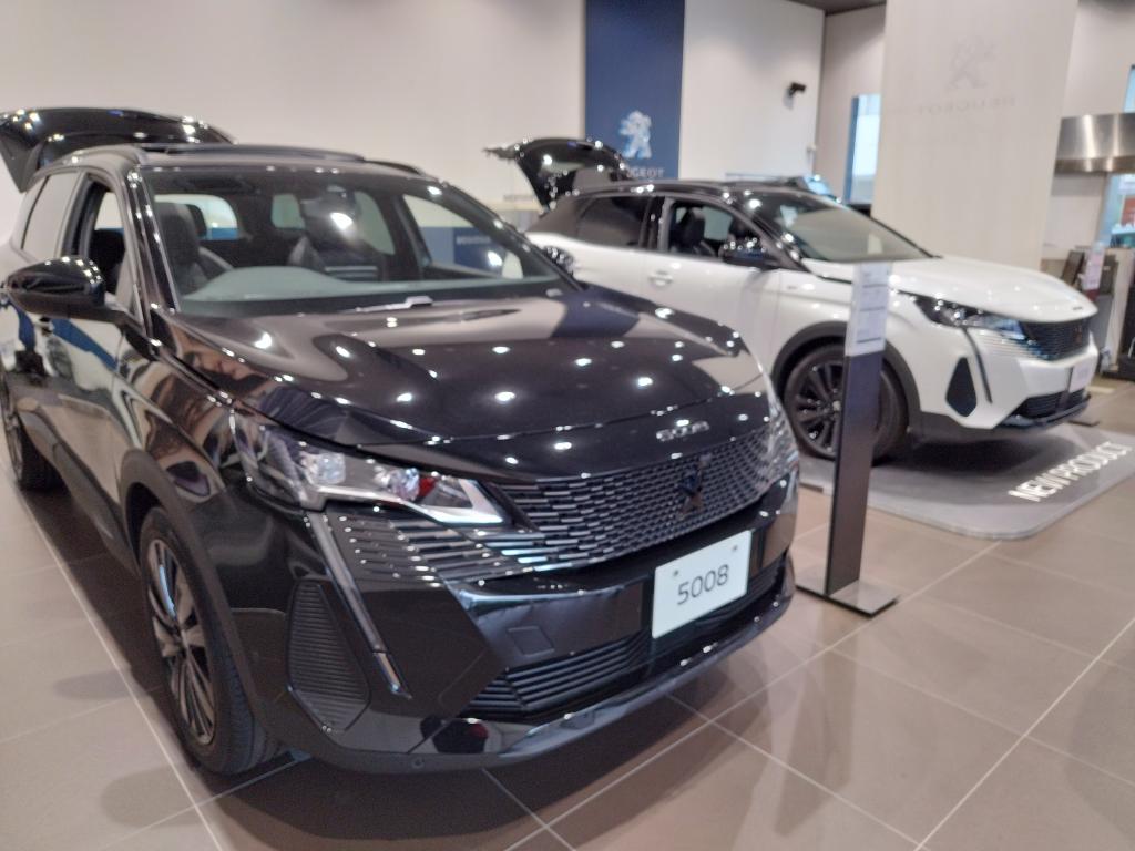 特別限定仕様車　Peugeot3008、5008Black Pack 残り僅か！！