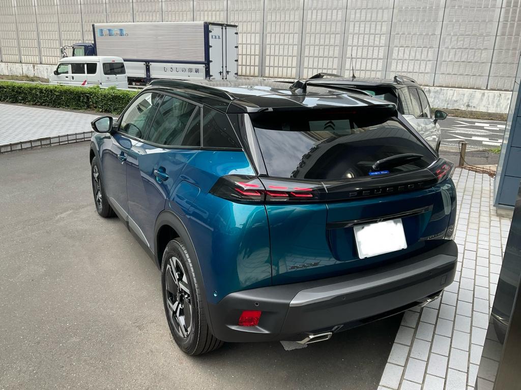 新開発のハイブリッド搭載“プジョー2008HYBRIDデビュー”