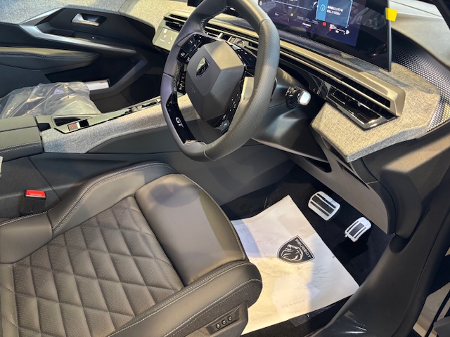 プジョー 特別仕様車 「3008 GT Hybrid Black Edition」発売！！