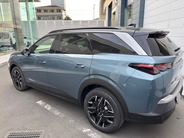 プジョー新型5008 デビューのご案内！