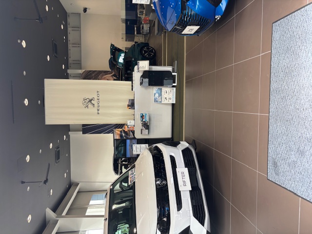 4月29日（水・祝）はショールームのみ営業しております